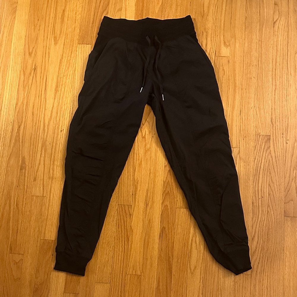 LULULEMON- Dance Studio Mid-Ride Pant *Regular*